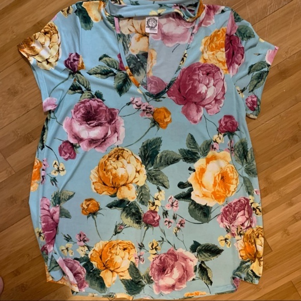 Keyhole Neckline Floral Top